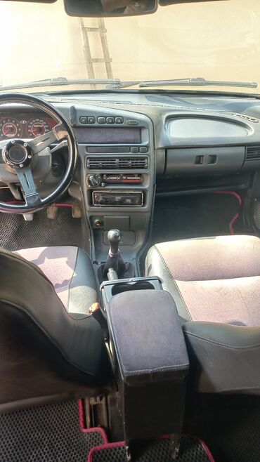 Yağlar və avtokimyəvi maddələr: Lada Samara 5 qapılı hetçbek - Kuzov: boz rəng, 5 qapı, hetçbek