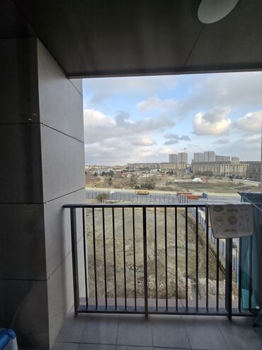 Uzunmüddətli kirayə mənzillər: Ağ Şəhərdə, metro Xətaiyə yaxın, mərtəbə 8, depozitli. Müasir — 13