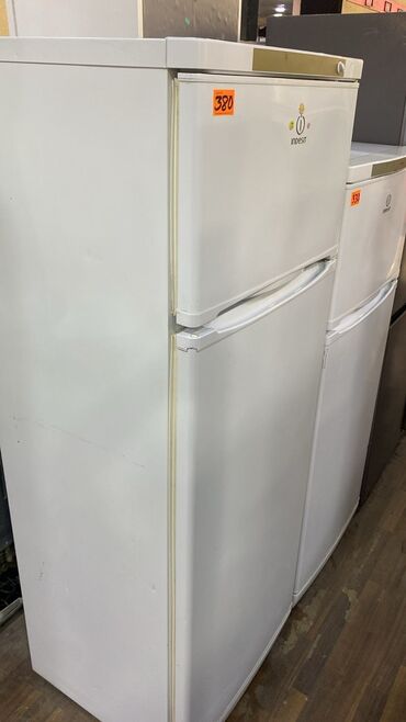 Duxovkalar: 2 qapılı Indesit Soyuducu Satılır, rəng - Ağ