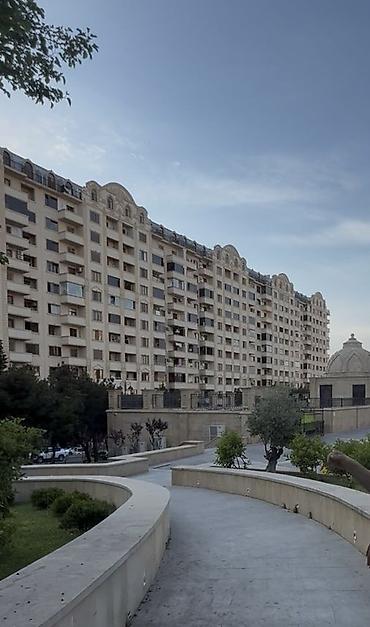 Mənzillər: Günəşli, 3 otaqlı, Yeni tikili, m. Həzi Aslanov, 130 kv. m — 1