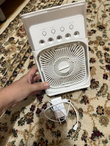 cpu fan: Daşınan mini ventilyator və LED işıq paneli kombini - 2-si 1-də