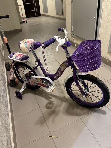 Велосипеды: Продаю детский велосипед для девочек, почти новый особо не катались