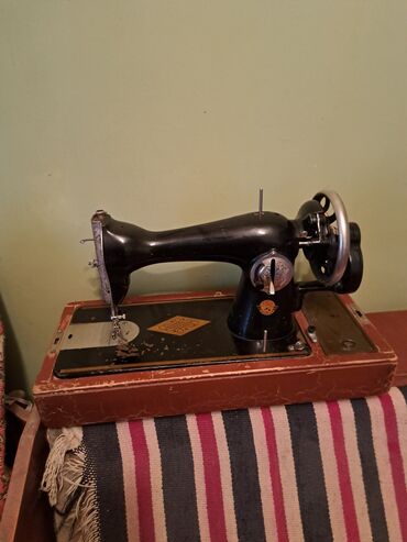 скупка масштабных моделей автомобилей: YİMZ (им. Калинина) mexaniki tikiş maşını - Klassik, dözümlü çuqun