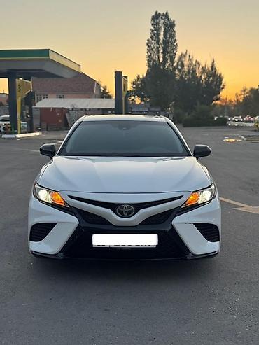 corolla 2016: Toyota Camry: 2019 г., Седан — 9