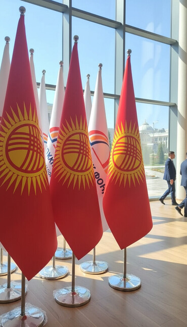 Другие предметы коллекционирования: Флаги флагштоки деревянные флагштоки хромированные флагштоки — 2