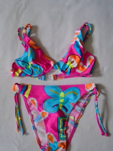 kupaci sa sljokicama: Two-piece swimsuit