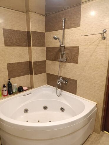 Uzunmüddətli kirayə mənzillər: Yasamal Rayonu Nizami Metrosu İndiqonun Üstü 2 otaq. Mərtəbə - 9/2 — 12