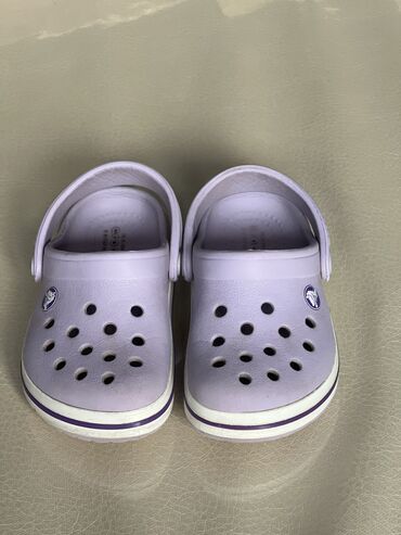Детская обувь: Crocs на девочку, размер C6, примерно 21-22, 800 сом