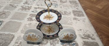 Quruducular: Tort və şiriniyyat qabı, rəng - Qızılı, Farfor