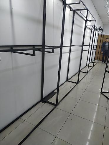 Кронштейны, стойки: Срочно! Торговое оборудование : Вешалки! Кронштейны! Полки! Столы — 9