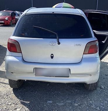 mazda 323f akp: Toyota Yaris: 1999 г., 1 л, Механика, Бензин, Хэтчбэк — 2