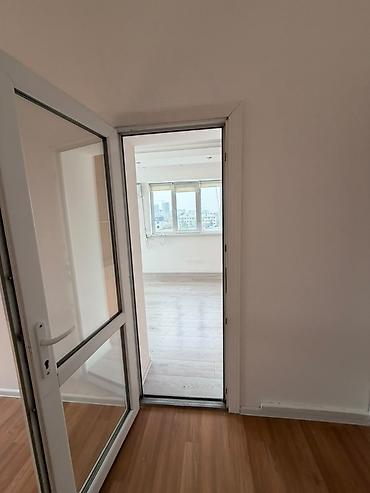 политех о2: Сдаю Офисный кабинет: 46 м², В бизнес центре, С ремонтом, С высокими потолками, Первая линия, С отдельным входом — 5