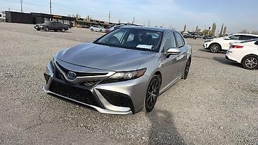 2022: Toyota Camry: 2022 г., 2.5 л, Вариатор, Гибрид, Седан — 2