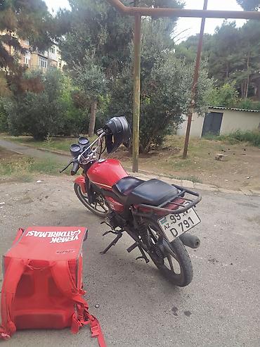 Мопеды, скутеры: Moped M50 – şəhər içi gediş-gəliş və çatdırılma üçün praktik model — 2