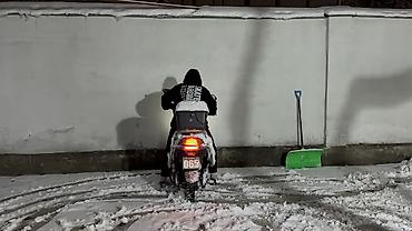 Скутеры: Скутер/мопед 50–125 см³, городской, белый, с боковыми и передними — 3