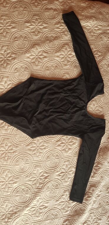 шапочку и очки для плавания: Продаю черный купальник для танцы для девочек с 4.5-7.5 лет. чешка в