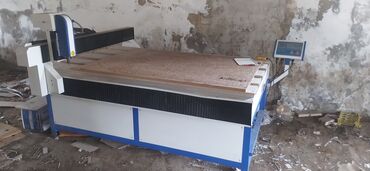 Biznes üçün program təminatı: CNC Frezə Kəsmə Aparatı - Geniş iş sahəsi: təxminən 1300×2500 mm