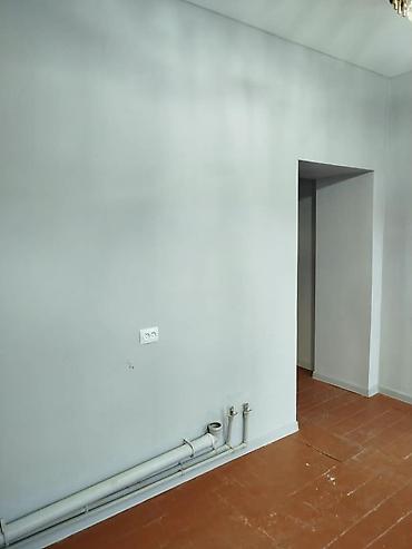 ижарага комната: Ижарага берем Кеңсе үчүн шкаф: 40 м², Турак үйдө, Ремонту менен, Өзүнчө кире бериши менен — 3