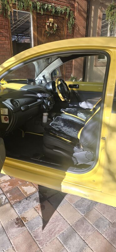 Volkswagen: Volkswagen New Beetle: 2002 г., 2 л, Автомат, Бензин, Хэтчбэк — 7