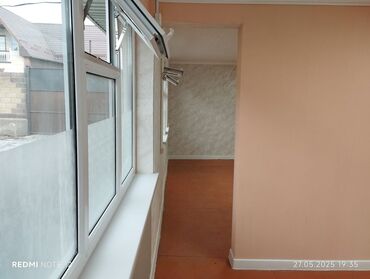 Долгосрочная аренда домов: 35 м², 2 комнаты, Парковка, Лоджия, Забор, огорожен