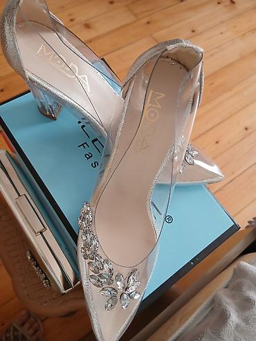 ysl ayaqqabı: 37 olculu ayaqqabi.yenidir. cantasi ile birlikde 20 azn destdir her — 2