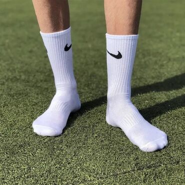 Носки и белье: Белые спортивные носки Nike (классическая длина, до середины голени)
