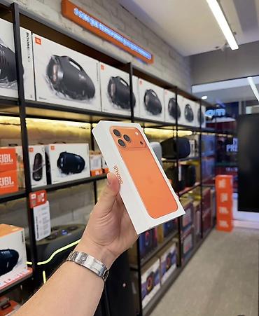 Apple iPhone: IPhone 17 Pro Max, Новый, 256 ГБ, Оранжевый, Зарядное устройство, Защитное стекло, Чехол, В рассрочку, 100 % — 3