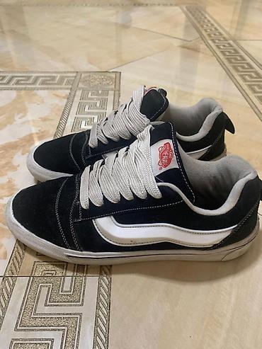 bağlı sandallar: Məhsul: Vans Old Skool tərzli skeyt krossovkaları - Rəng: qara/ağ - — 1