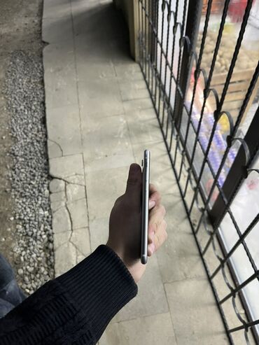 Apple iPhone: IPhone SE 2020, 128 GB, Ağ, Barmaq izi — 8