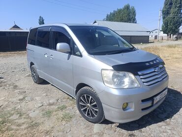 камри салон: Toyota Noah: 2003 г., 2 л, Автомат, Бензин, Минивэн
