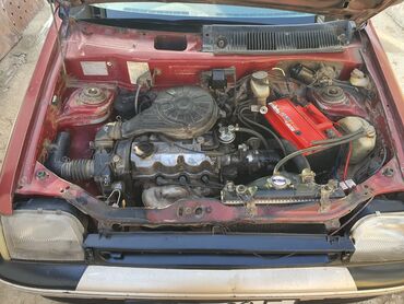 Другие автомобили: Хэтчбек компакт-класса, 5 дверей. Кузов двухцветный: бордовый верх и — 8