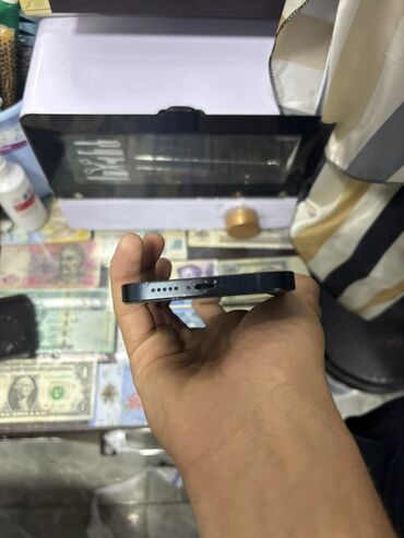 Apple iPhone: IPhone 13, 128 GB, Qara, Face ID — 9