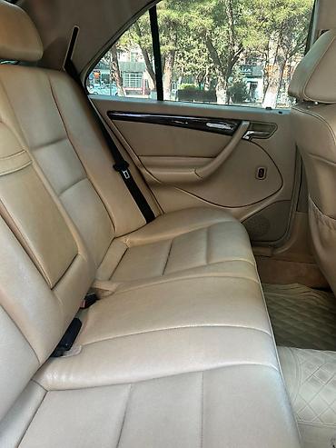 xrom disk: Mercedes-Benz C-Sinfi sedan (W202) – tünd yaşıl rəng, bej dəri salon — 4