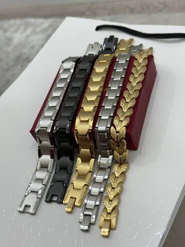 умные браслеты: Мужские магнитные браслеты с 4 элементами Материал: нержавеющая сталь