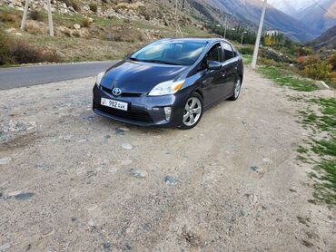 продажа авто в киргизии колеса: Toyota Prius: 2015 г., 1.8 л, Вариатор, Гибрид, Хетчбек