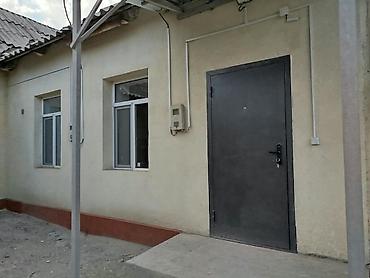 ижарага комната: Ижарага берем Кеңсе үчүн шкаф: 40 м², Турак үйдө, Ремонту менен, Өзүнчө кире бериши менен — 1
