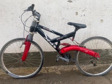 Велосипеды: Срочно продаются детский и спортивный велосипед!!!!! цвет: красный