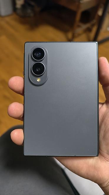 fold: Samsung Galaxy Fold, Б/у — 1