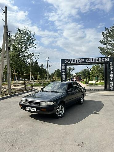 авто чегол: Toyota Carina: 1989 г., 1.6 л, Механика, Бензин, Седан — 2