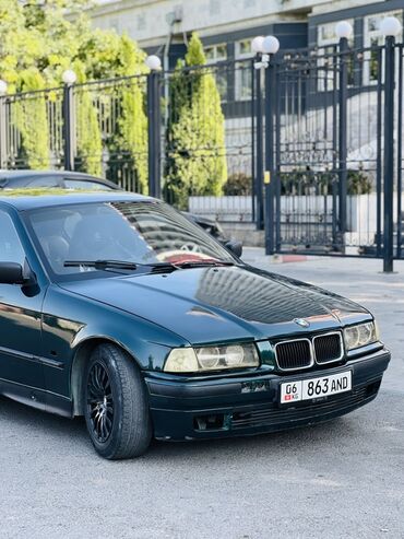 BMW: BMW 3 Series E36 sedan - Kuzov: 4 qapılı sedan, tünd yaşıl rəng -