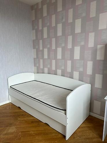islenmis masalar: Oğlan və qız üçün, İşlənmiş, 2 təknəfərlik çarpayı, Yazı masası, Termo — 1