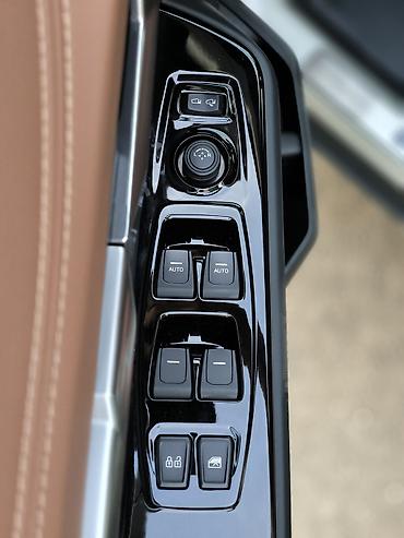 xpeng p7: Ssangyong Torres: 2022 г., 1.5 л, Автомат, Бензин, Внедорожник — 6