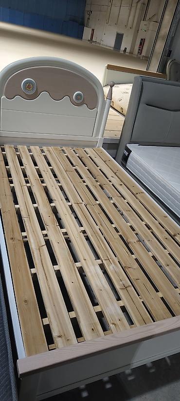 bunk bed: Кровать с изголовьем и выдвижным/подъёмным коробом для хранения - — 3