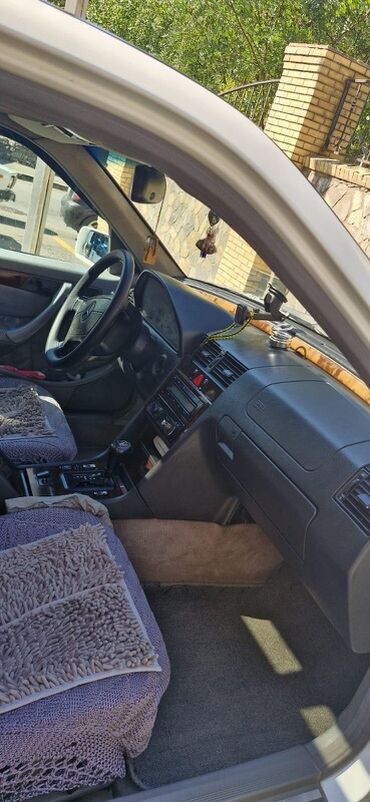 Mercedes-Benz: Mercedes-Benz C-Sinif (W202) sedan - Kuzov: ağ rəng, 4 qapılı sedan — 3