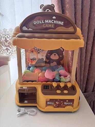 oyun evi: Uşaq üçün “Doll Machine Game” mini kran aparatı - Rəng: sarı-qəhvəyi — 1