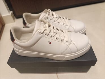 monah obuca – слике: Tommy Hilfiger, 38, color - White