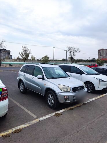 авариный авто: Toyota RAV4: 2001 г., 2 л, Автомат, Бензин, Кроссовер