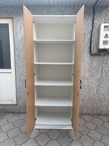 Шкафы: Продаю шкаф размеры высота, 220см, ширина 80см, глубина 52см. Есть — 4