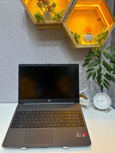 hp netbook: İşlənmiş HP 15.6 ", AMD Ryzen 3, 256 GB