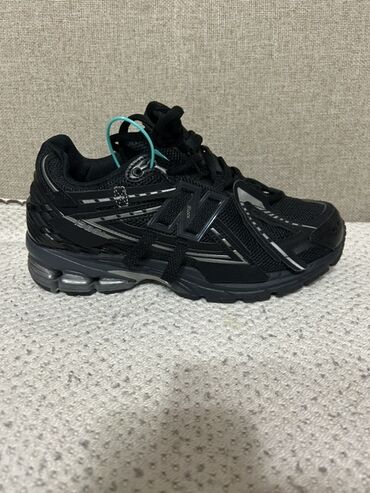 орсофит бишкек цена: Мужские кроссовки, 40, New Balance, Новый, цвет - Черный, Платная доставка
